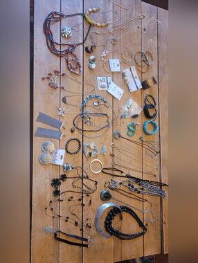 RE-SELL JEWELERY BUNDLE!